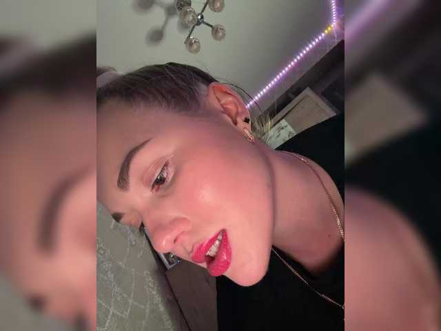 KateMid's BongaCams show and profile