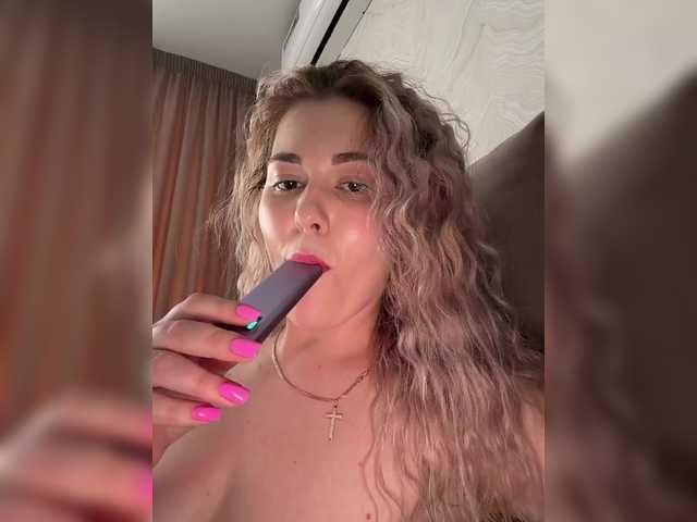 KateMid's BongaCams show and profile