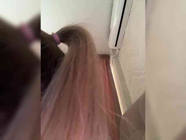 KateMid webcam