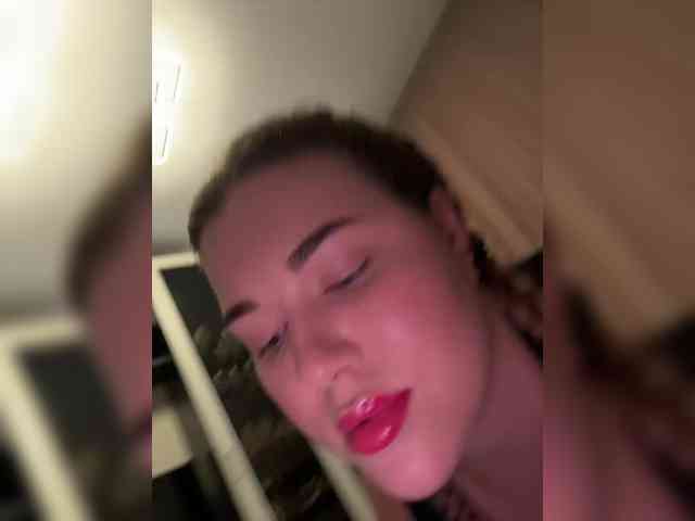 KateMid webcam