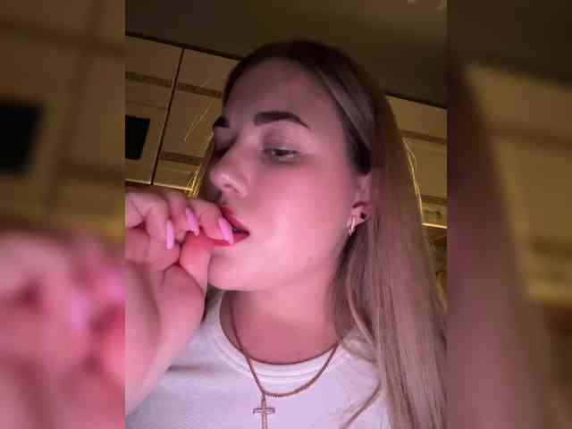 KateMid Live Webcam on BongaCams