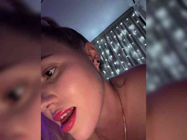 KateMid Live Webcam on BongaCams