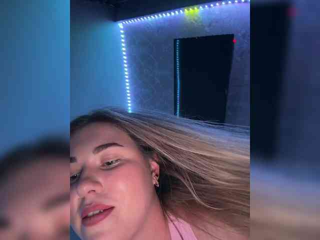 KateMid Live Webcam on BongaCams