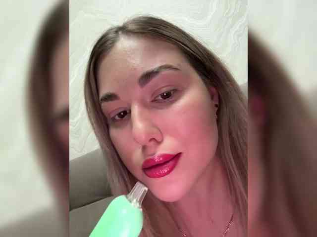 KateMid webcam