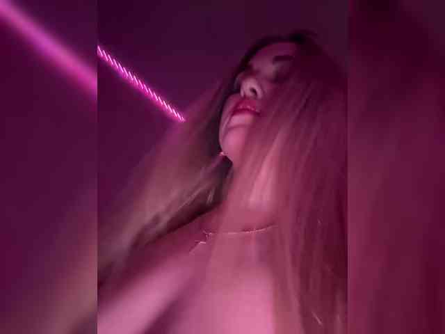 KateMid Live Webcam on BongaCams