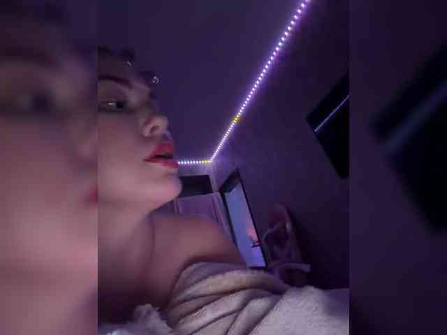 KateMid Live Webcam on BongaCams