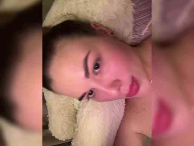 KateMid Live Webcam on BongaCams