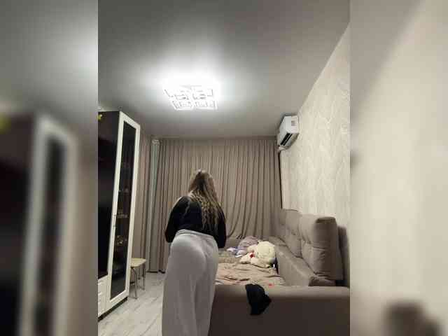 KateMid webcam