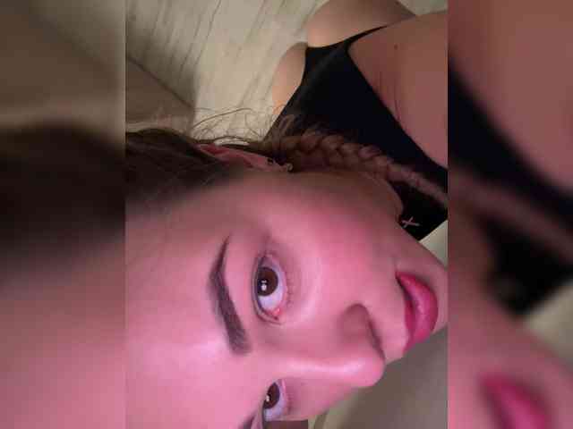 KateMid webcam