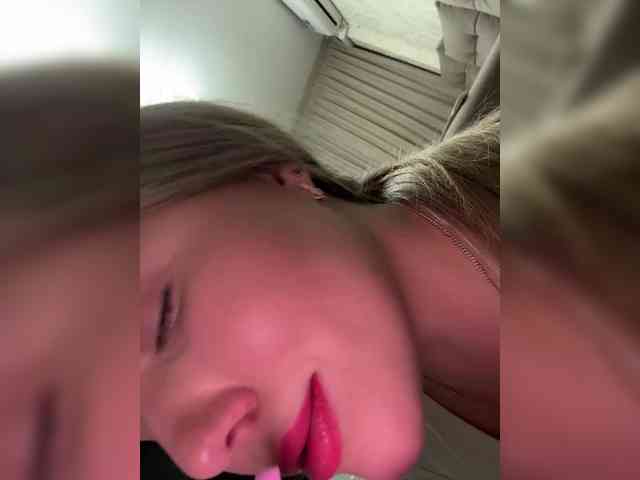 KateMid webcam
