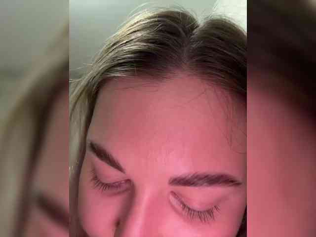 KateMid webcam