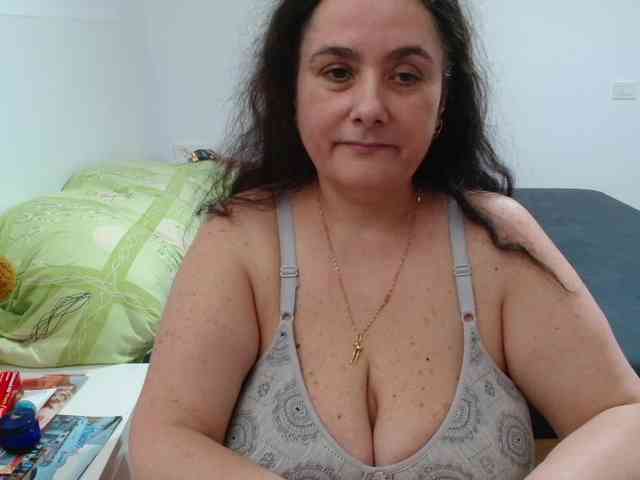 ClaudetteBBW webcam