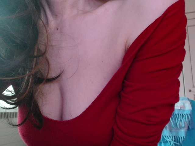 deadivina — Bonjour les coquins!!!!Faites moi frissonner de plaisir ....Bisous!!