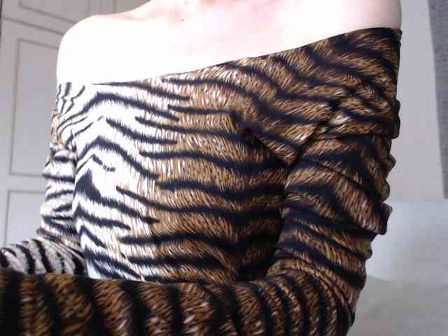DeesseDivine webcam