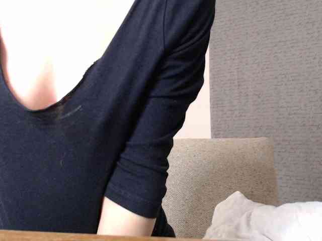 DeesseDivine webcam