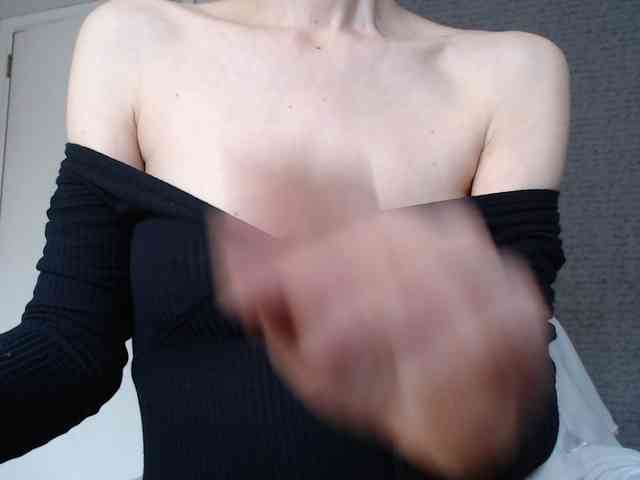 DeesseDivine webcam