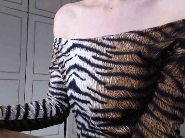 DeesseDivine webcam
