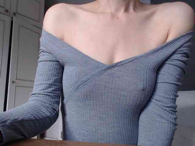 DeesseDivine webcam