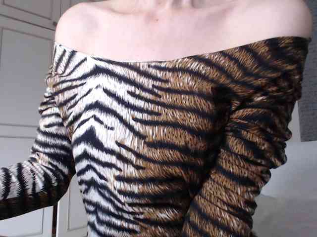 DeesseDivine webcam