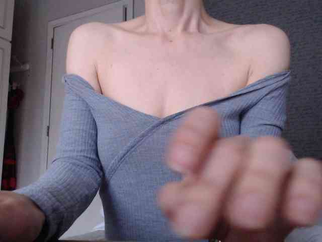 DeesseDivine webcam