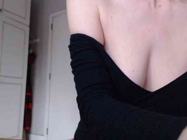 DeesseDivine webcam