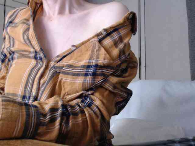 DeesseDivine webcam
