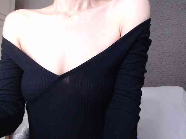 DeesseDivine webcam