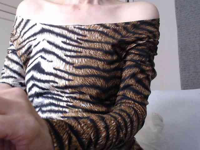 DeesseDivine webcam