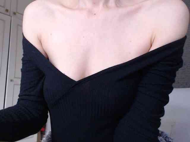 DeesseDivine webcam