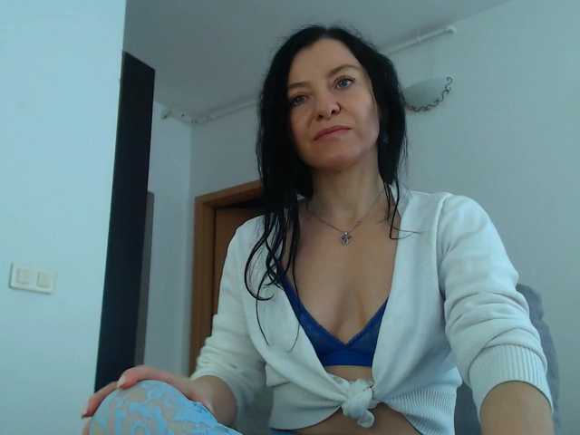 blueyesbaby's BongaCams show and profile