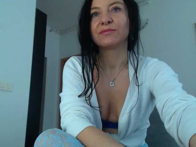 blueyesbaby's BongaCams show and profile