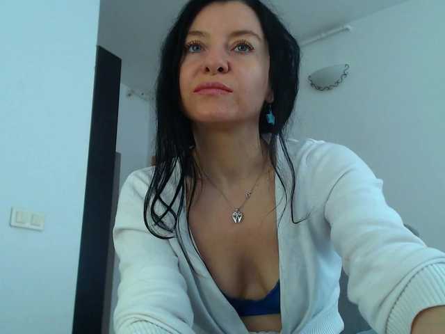blueyesbaby's BongaCams show and profile
