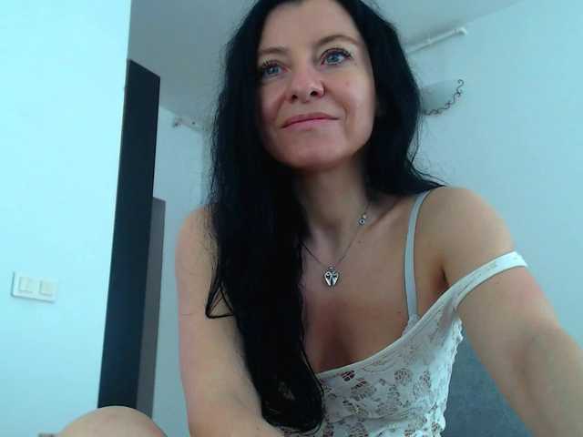 blueyesbaby's BongaCams show and profile