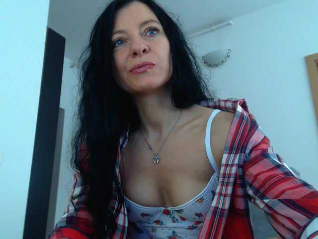 blueyesbaby's BongaCams show and profile