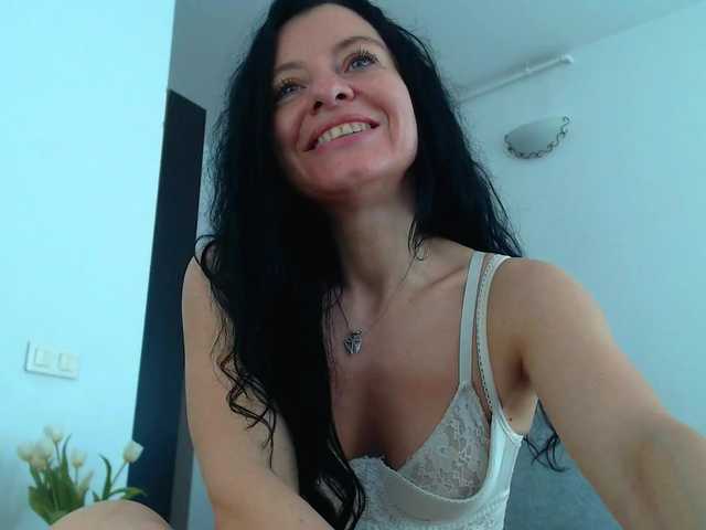 blueyesbaby's BongaCams show and profile