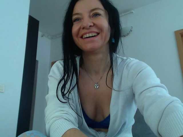 blueyesbaby's BongaCams show and profile