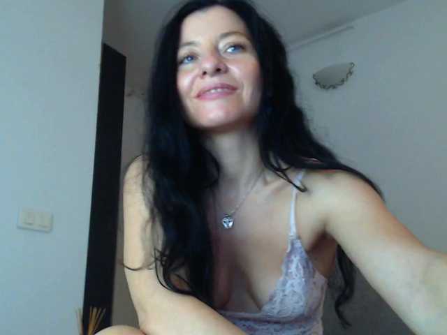 blueyesbaby's BongaCams show and profile