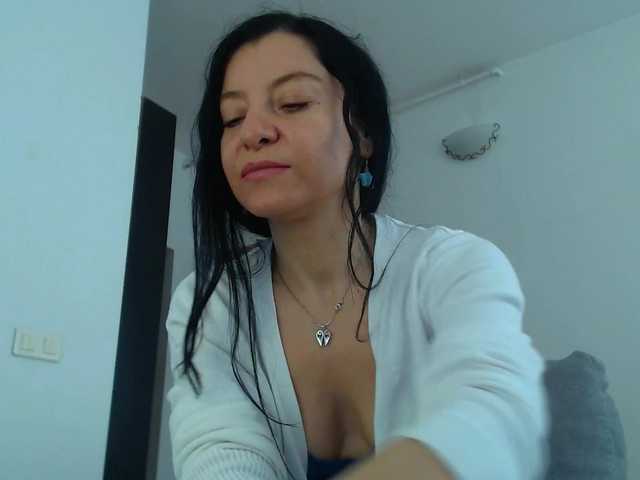 blueyesbaby's BongaCams show and profile