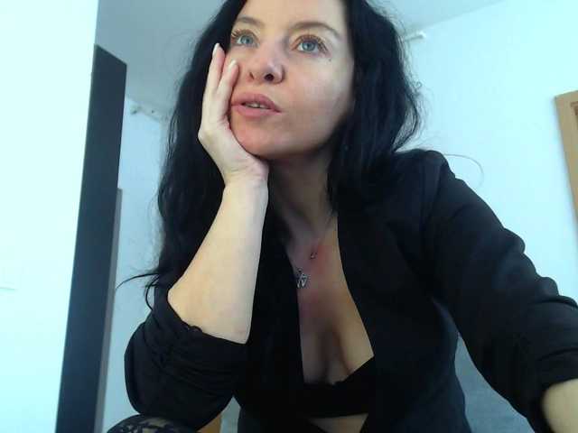 blueyesbaby's BongaCams show and profile