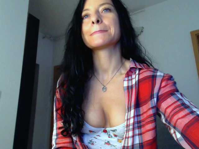 blueyesbaby's BongaCams show and profile
