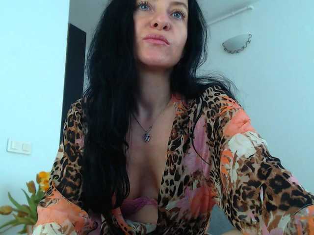 blueyesbaby's BongaCams show and profile