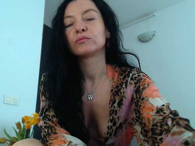 blueyesbaby's BongaCams show and profile