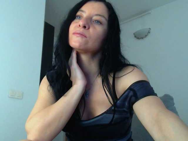 blueyesbaby's BongaCams show and profile