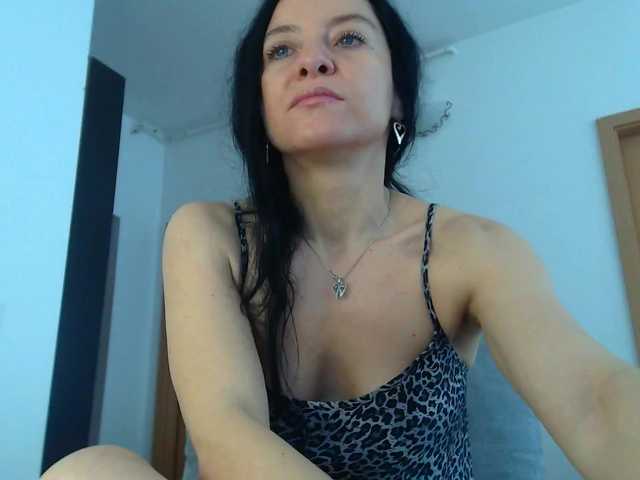 blueyesbaby's BongaCams show and profile