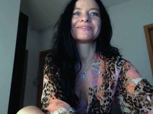 blueyesbaby's BongaCams show and profile