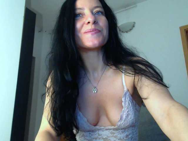 blueyesbaby's BongaCams show and profile