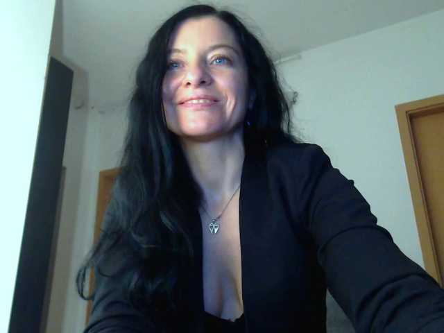 blueyesbaby's BongaCams show and profile