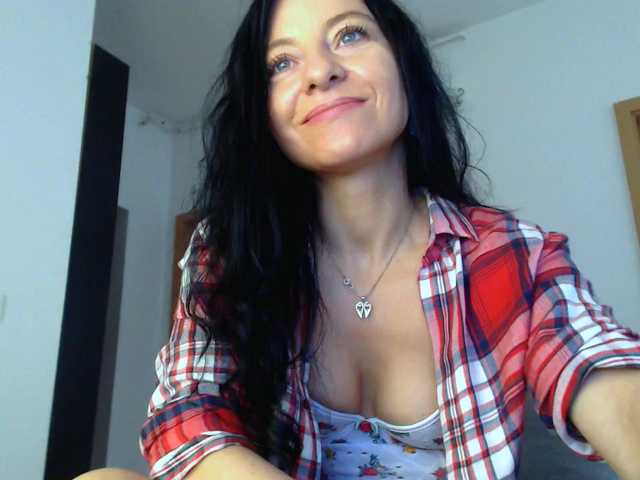 blueyesbaby's BongaCams show and profile