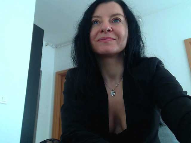 blueyesbaby's BongaCams show and profile