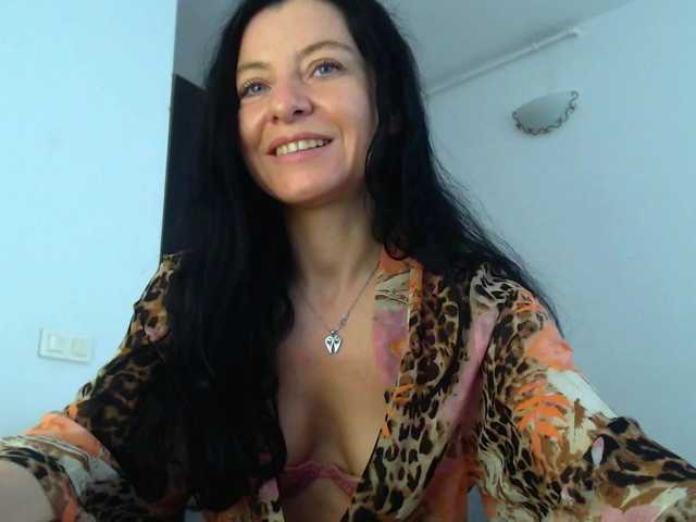 blueyesbaby's BongaCams show and profile